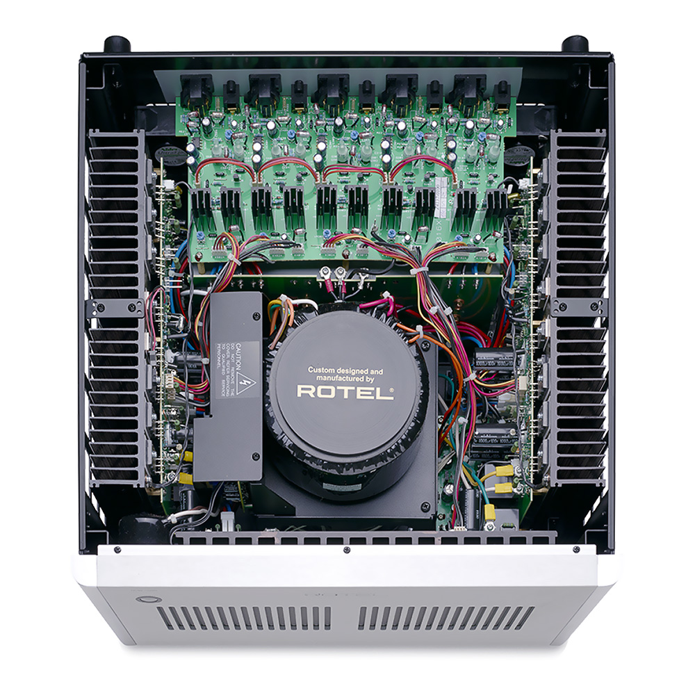 Ampli de puissance home cinéma Rotel RMB 1585 vue des composants internes