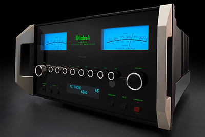 McIntosh MA9500 avec ses VU mètres à aiguilles et son logo vert illuminé