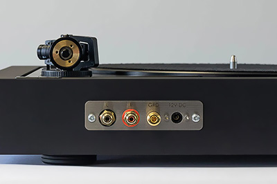 Connectique de la Pro Ject A2