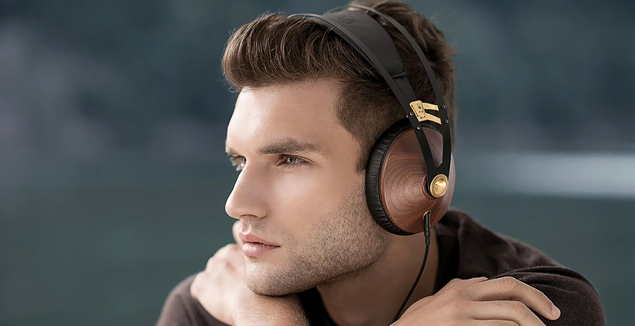 Casque Meze 99 Classics avec design luxueux en noyer