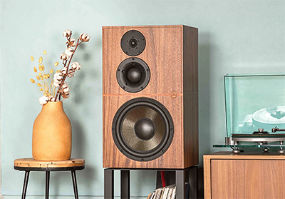 Design élégant et matériaux haut de gamme de l'enceinte Revival Audio Atalante 5