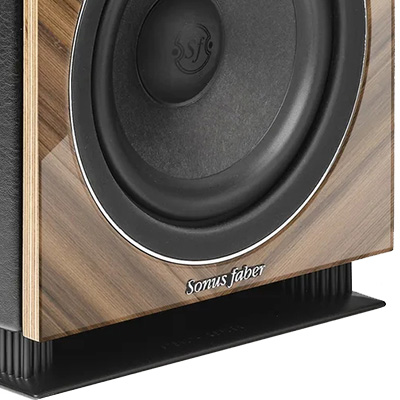 Charge bass reflex avec évent laminaire