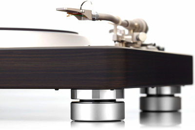 Pieds isolants de la Denon DP 3000NE