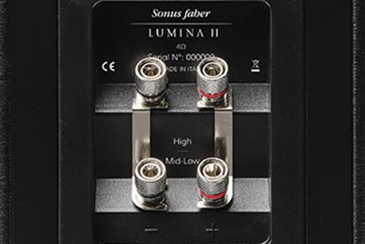 borniers de connexion des Sonus Faber Lumina II Amator