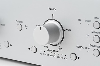 Contrôle précis de filtre subsonique et de balance sur le Pro Ject Phono Box RS2