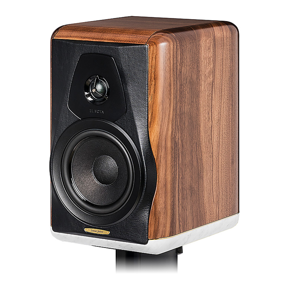 Enceinte bibliothèque Sonus faber Electa Amator III vue oblique finition noyer massif
