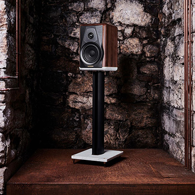 Sonus faber Electa Amator III intégrées dans un intérieur
