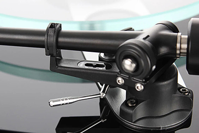 Bras de lecture RB330 de la Rega Planar 3