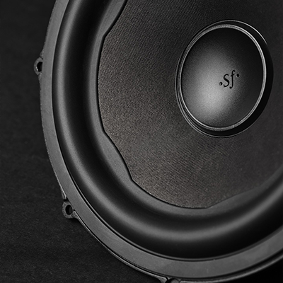 Médium avec membranes inspirées de la fleur de camélia de la Sonus faber Sonetto I G2