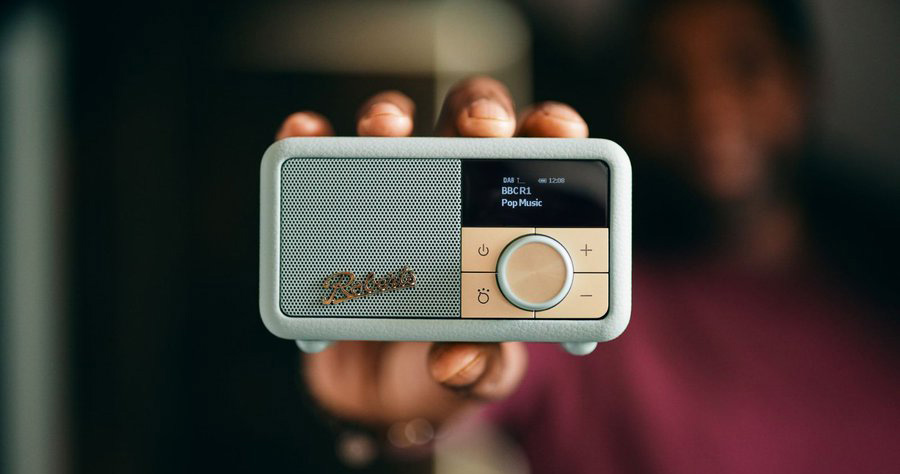 Radio Roberts Revival Petite 2
