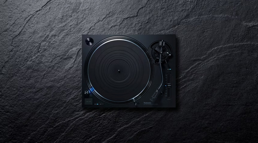 Design sobre et élégant de la platine Technics SL-1210GR2 GK