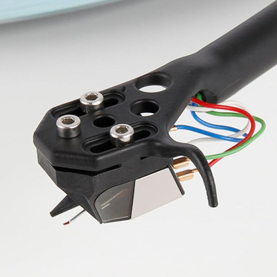 Fixation à trois points de la cellule Rega Nd5