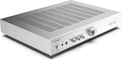 Conception minimaliste du châssis en aluminium perforé du Rotel A10 MKII