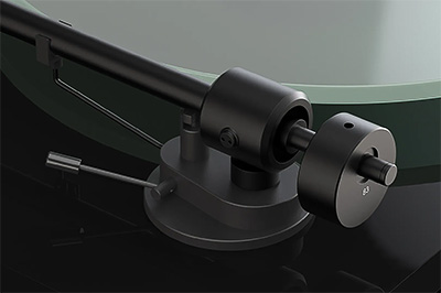 détail du bras de lecture conique en aluminium de la Pro Ject T1 EVO