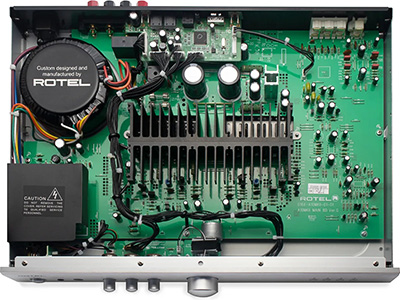 transformateur torique et composants internes du Rotel A10 MKII