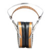 Hifiman HE1000 V2 Stealth vu de face avec structure en métal et arceau suspendu